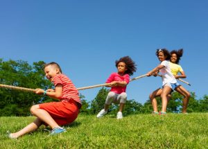 kids playing tug of war